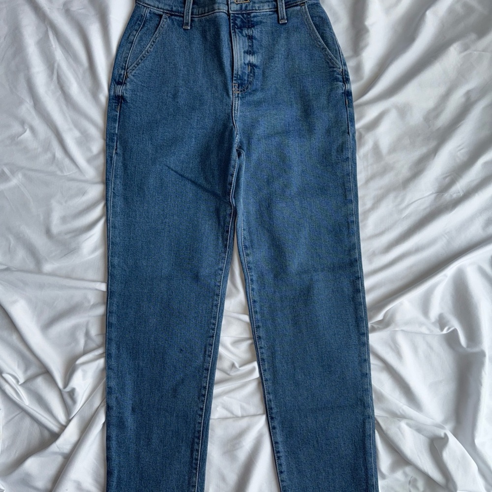 Old Navy Sky Hi Straight Denim Jeans